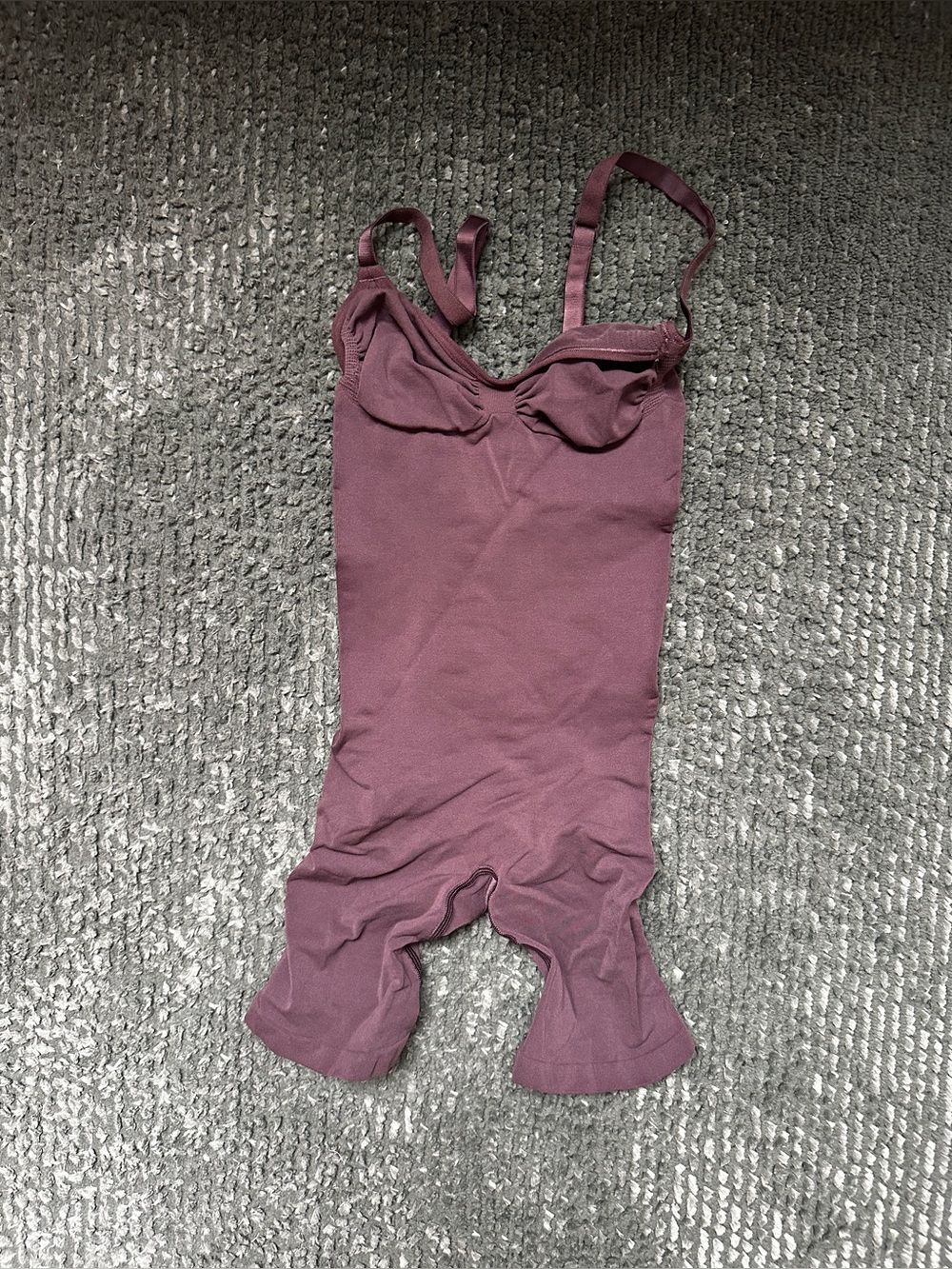 SKIMS Seamless Sculpt Mid Thigh Bodysuit Cocoa Brown Shapewear, S